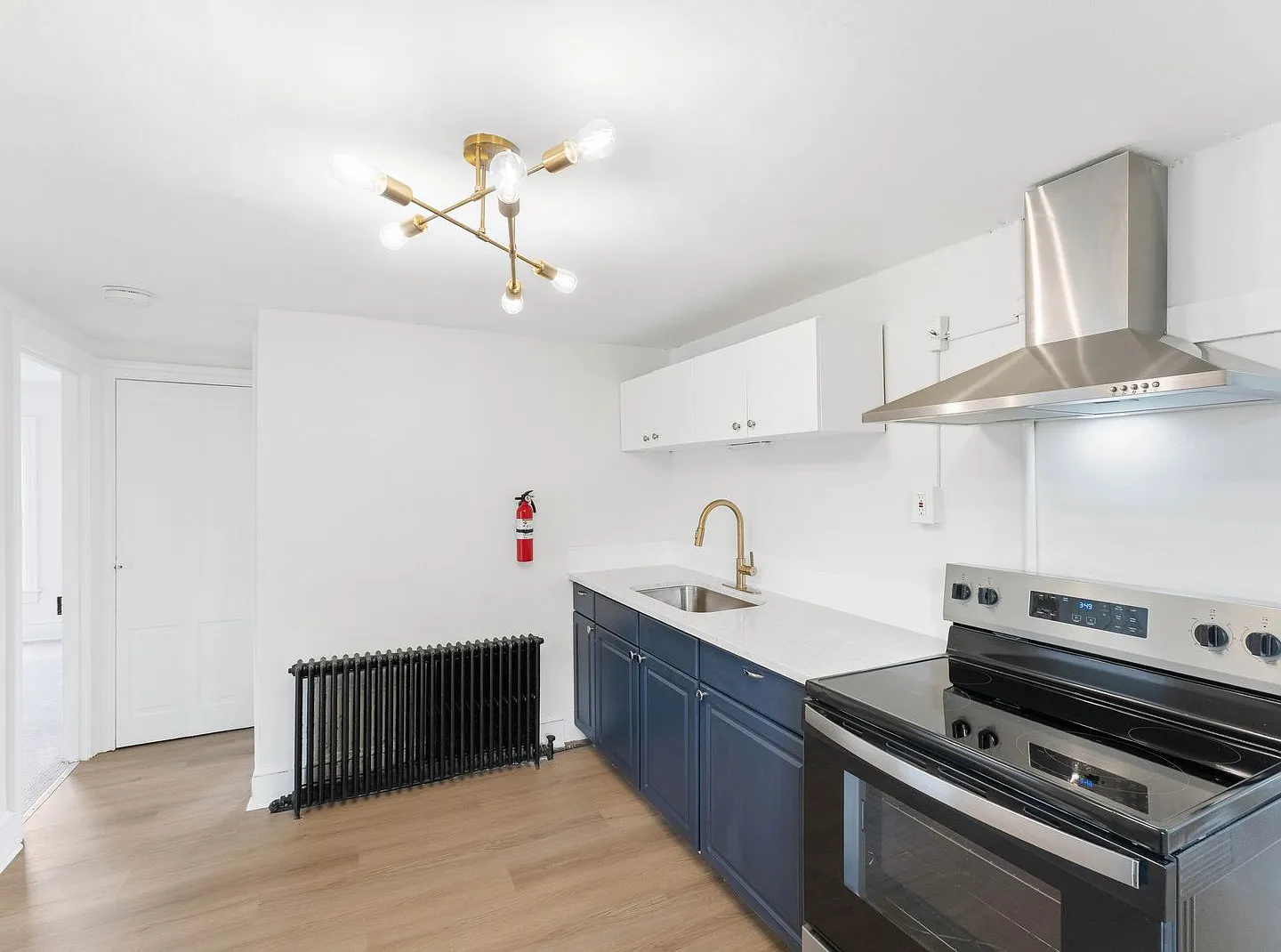 Renovated 3-Bedroom Apartment with Bonus Finished Attic & Spacious Shared Backyard — Photo 1