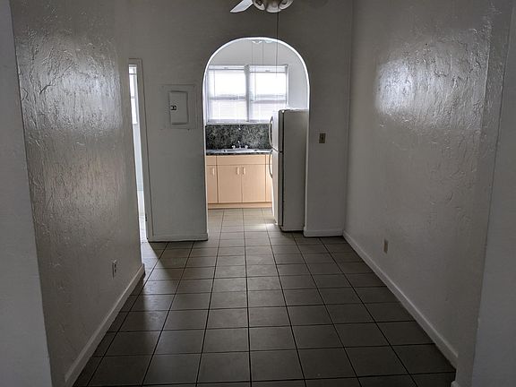 4th image of 1012 8th St #15