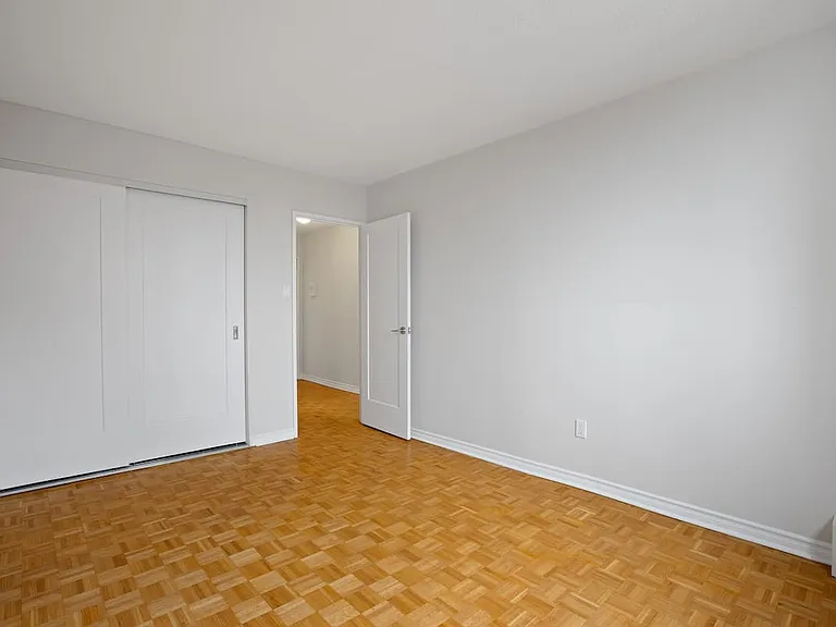 141 Augusta St — Photo 10