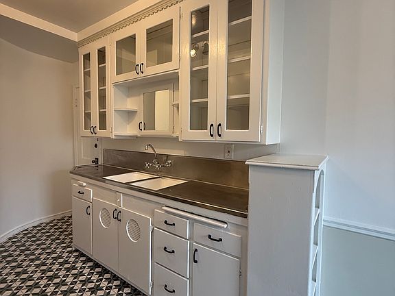 4th image of 1607 Lyman Pl
