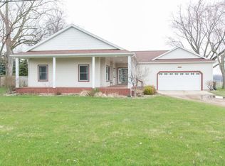 2213 Bauer Rd, Jenison, MI 49428