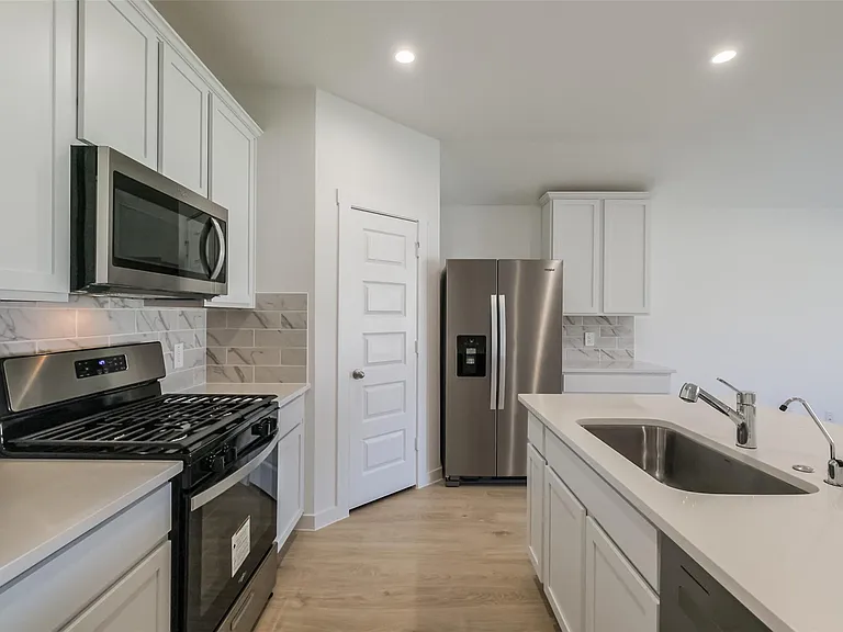 31718 Hallington Hill Ln — Photo 6