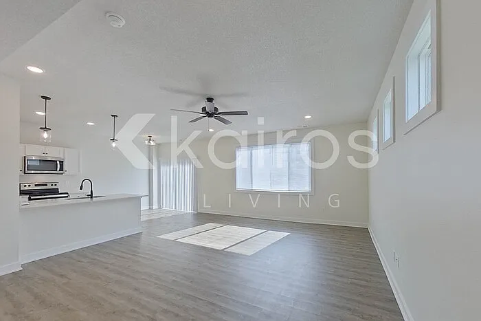 3 bed, 2.5 bath, 1584 sqft, $1,995 — Photo 4