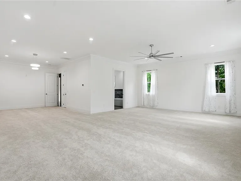 2415 Rugby Ave — Photo 14