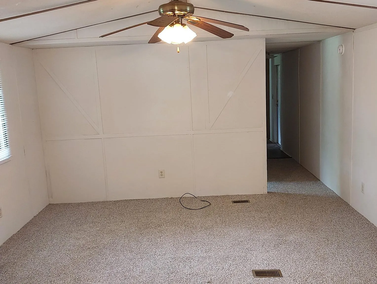643 Oak Grove Rd — Photo 2
