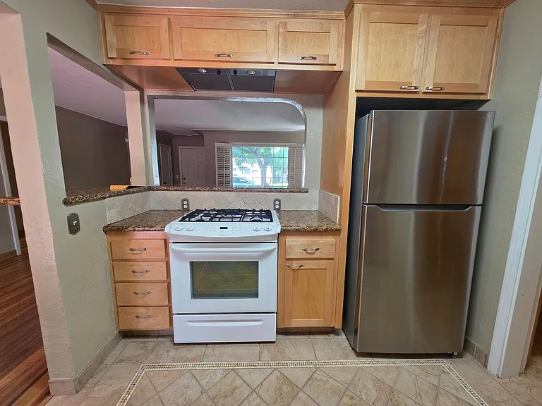 221 Oakshire Ave — Photo 12