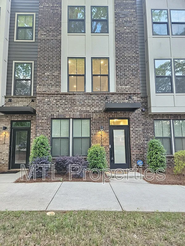 2 bed, 2.0 bath, 1376 sqft, $2,250 — Photo 1