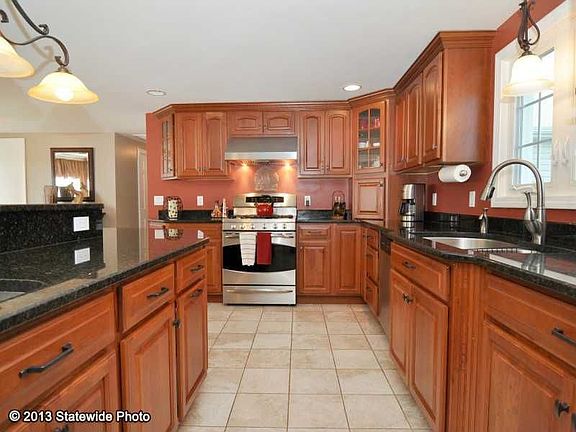 4th image of 282 New Hampshire Ave