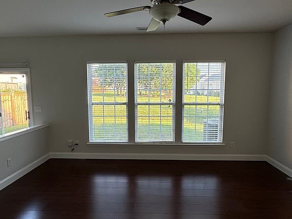 3rd image of 205 Berlin Way