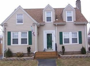 342 Auburn St, Cranston, RI 02910