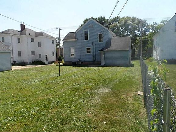 3rd image of 350 30th Street Dr SE