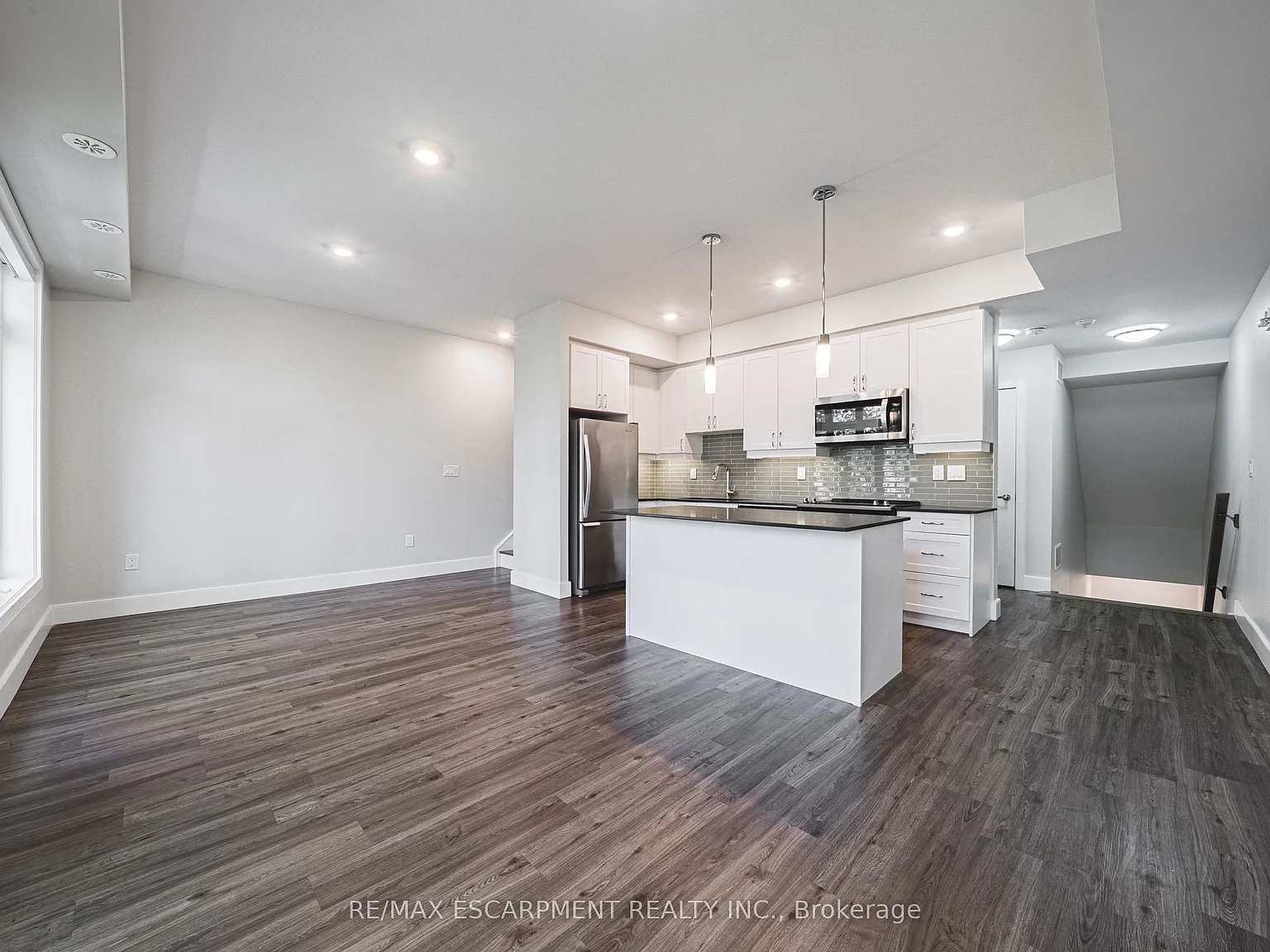2 bed, $2,675 — Photo 3