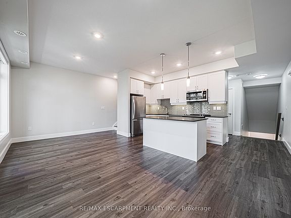 3rd image of 2061 Prospect St #209
