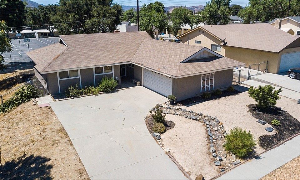 1192 W Hoffer St, Banning, CA 92220 Zillow
