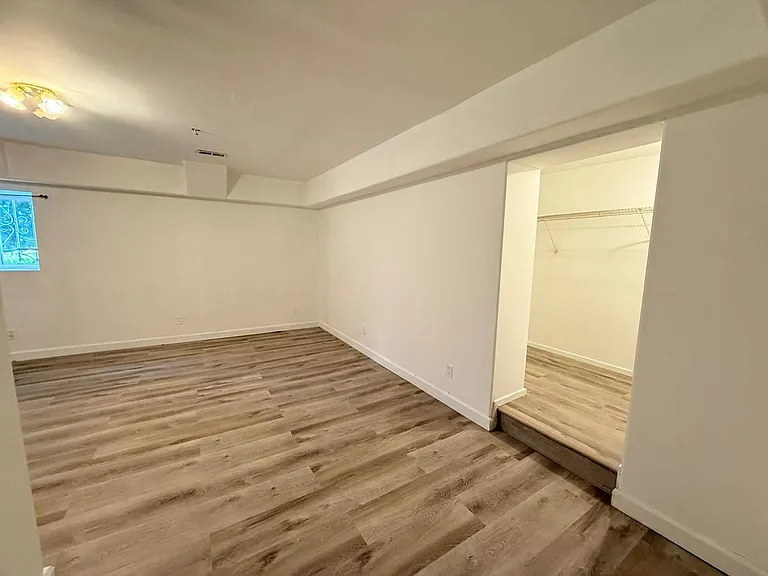 8027 Ney Ave — Photo 31