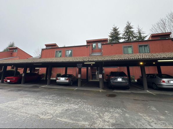 1208 S 216th St UNIT D104, Seattle, WA 98198