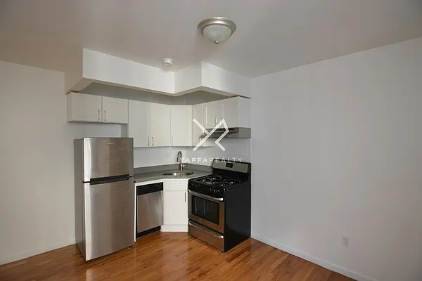 Rented by Yaffa Realty LLC | media 6