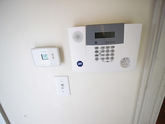 5th image of 3419 Annunciation St