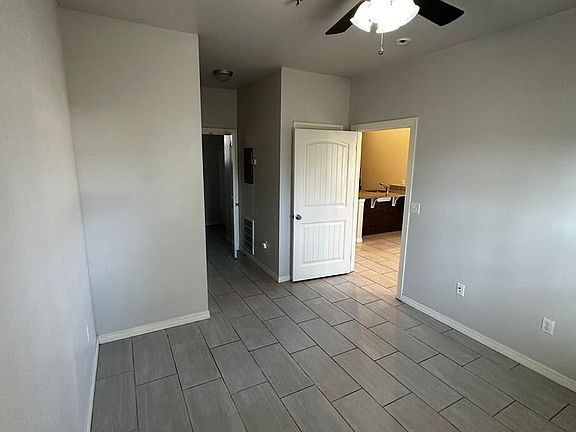 5th image of 401 S Davis Ave #403