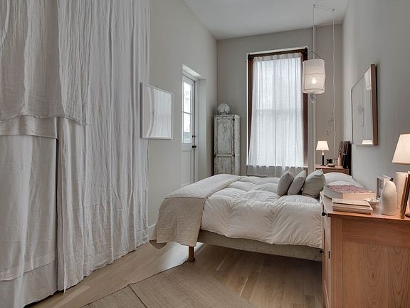 3rd image of 108 Pierrepont St APT 5