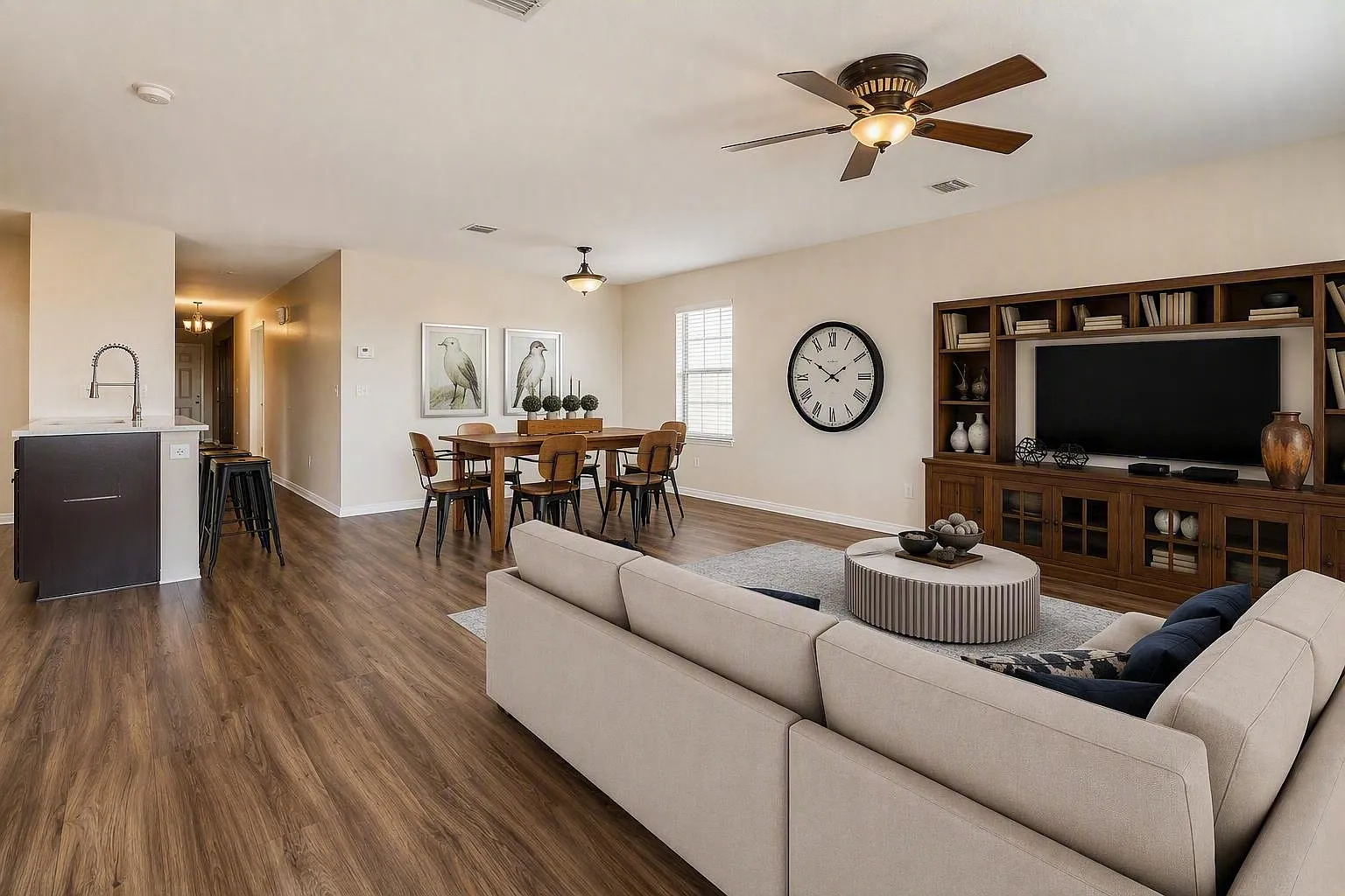 4 bed, 1725 sqft, $2,145 — Photo 2