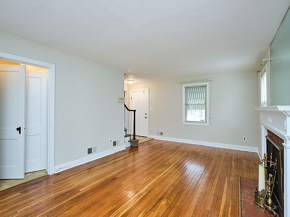 3rd image of 3617 28th St NE
