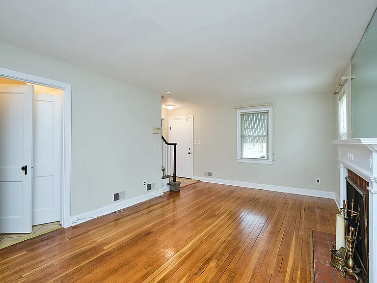 3617 28th St NE — Photo 3