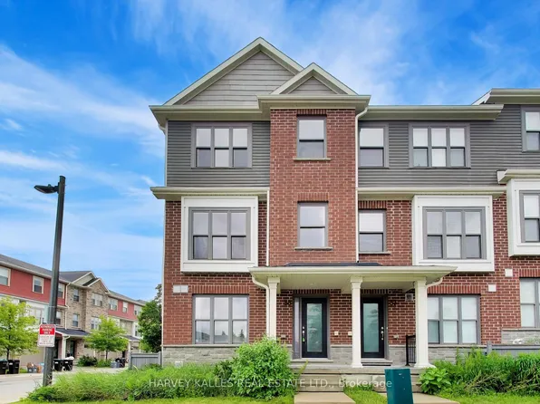 1 Leggott Ave #38, Barrie, ON L4M 0K7
