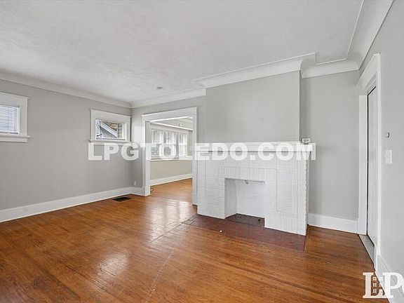 4th image of 2037 Alvin St
