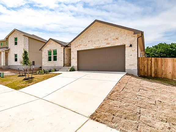 5th image of 135 Fairmeadow Downs Dr