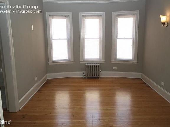 4th image of 1301 W Argyle St APT 106