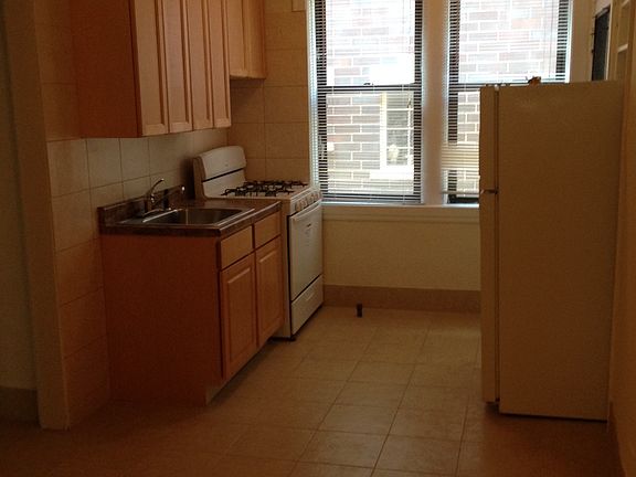 2nd image of 6944 N Ashland Blvd
