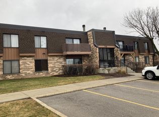 718 Killarney Ct APT 2B, Schaumburg, IL 60193