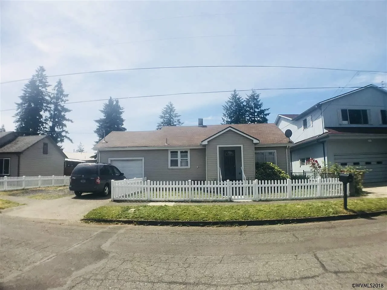 1885 Grape St photo 1