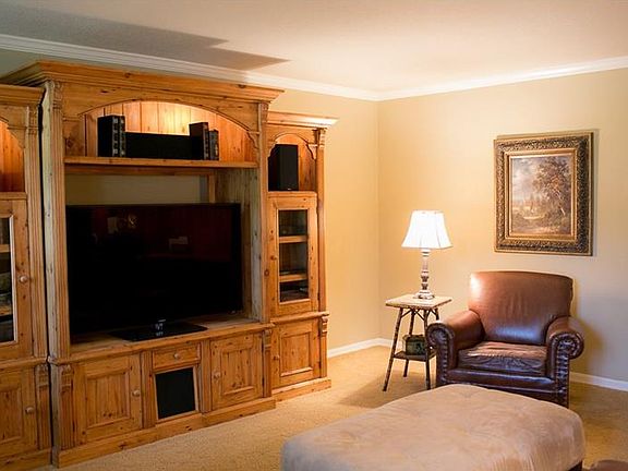5th image of 2134 Forest Club Dr