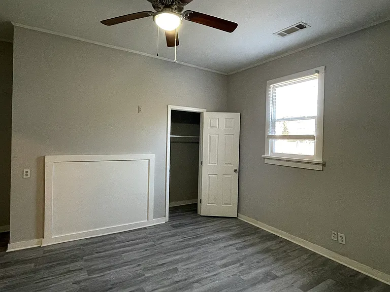 290 Henry St SE #D — Photo 10