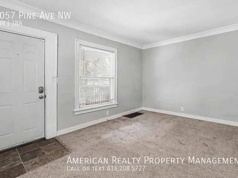 1057 Pine Ave NW — Photo 6