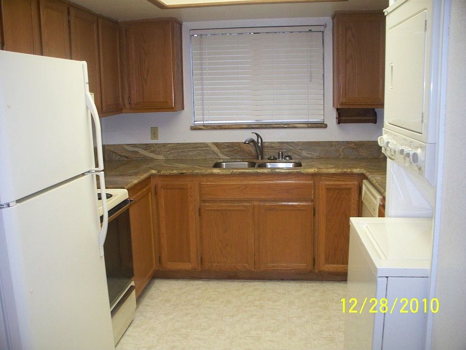 2nd image of 3039 Estepa Dr #6E
