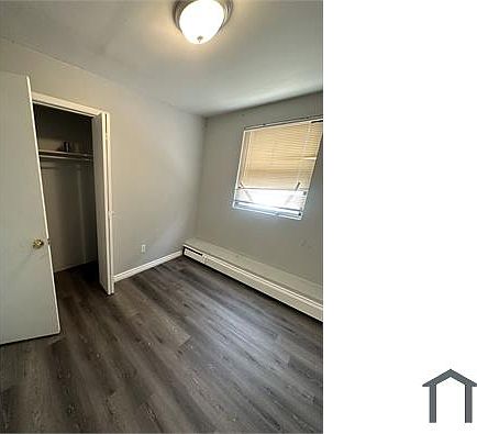 3rd image of 176 Oak St APT 1F