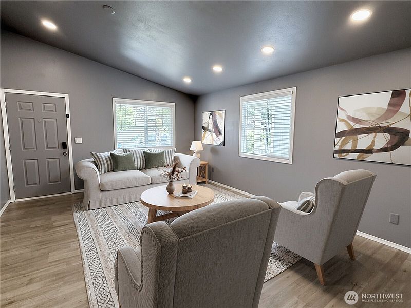 4th image of 14812 45th Drive NE