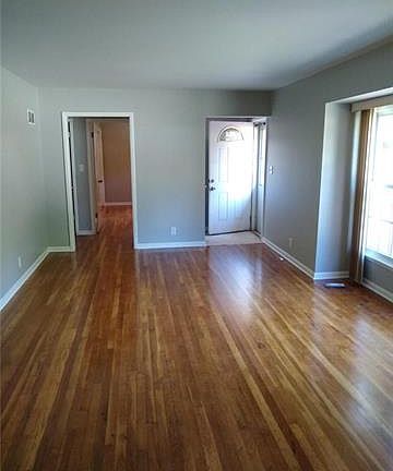 3rd image of 5712 N Belton Ave
