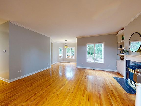 3rd image of 405 Ashbury Dr