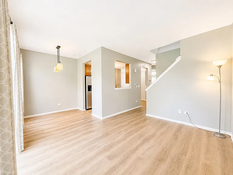 2912 White Thorn Cir — Photo 3