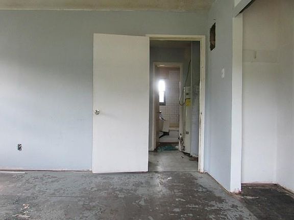 5th image of 155 Alamo St