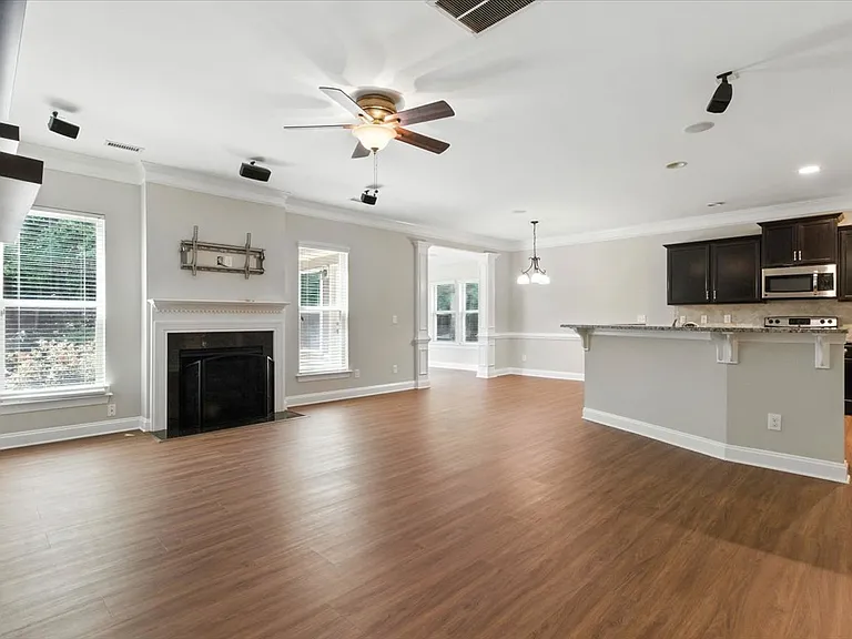 54 Hemlock Green Ln — Photo 3