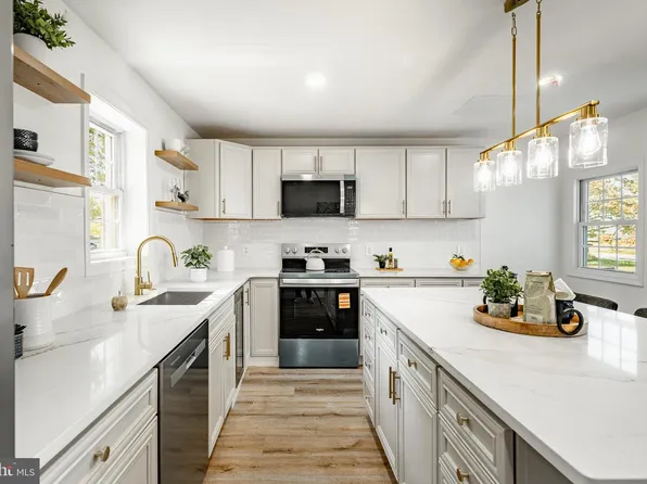 174 Maple Ave, Collegeville, PA 19426