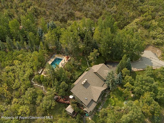 4th image of 477 Aspen Oak Dr