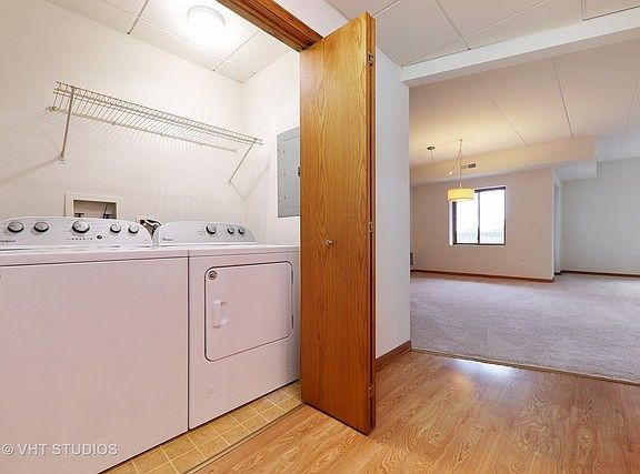 4th image of 1500 S Ardmore Ave APT 306