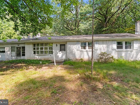 4th image of 2900 Chestnut Hill Rd