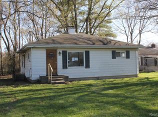 1704 E Webster Rd, Flint, MI 48505